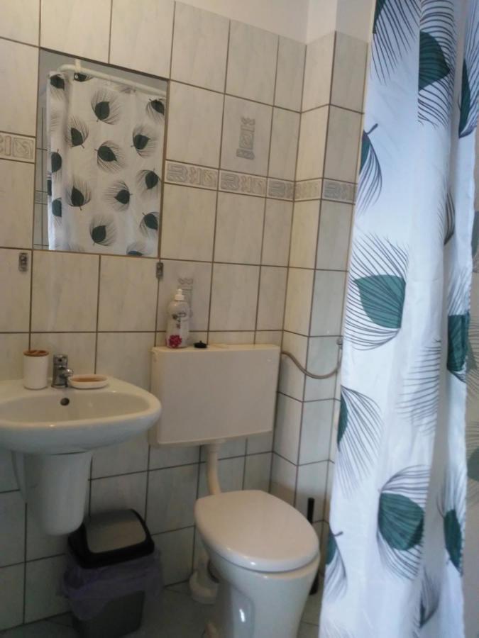 Domek Pod Sosnami Pokoje 2-3 Osobowe Apartamento Mielno  Exterior foto